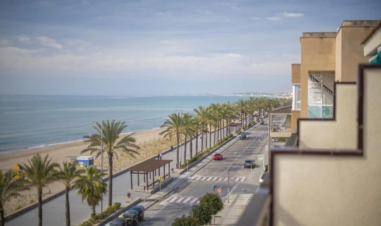 R143 Beachfront Apartment Dorianne Calafell Spain