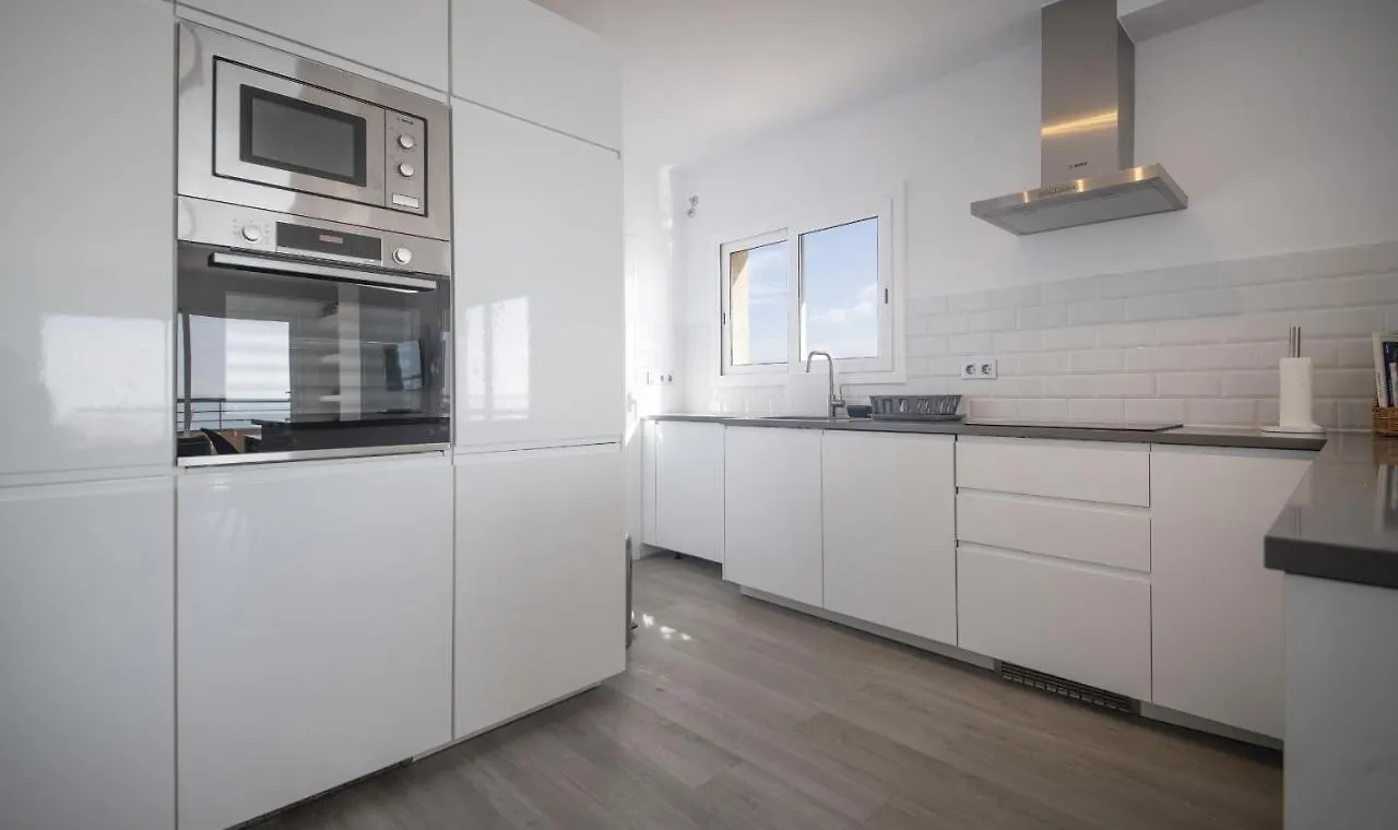 R143 Beachfront Apartment Dorianne Calafell Spain