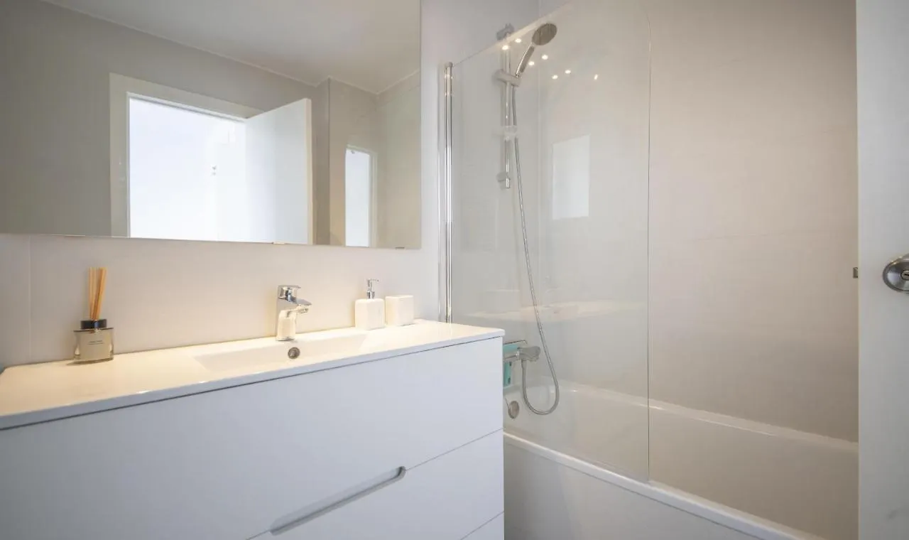 R143 Beachfront Apartment Dorianne Calafell 0*,