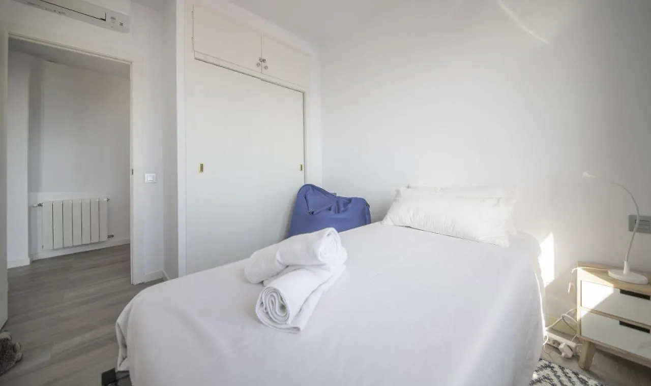 R143 Beachfront Apartment Dorianne Calafell
