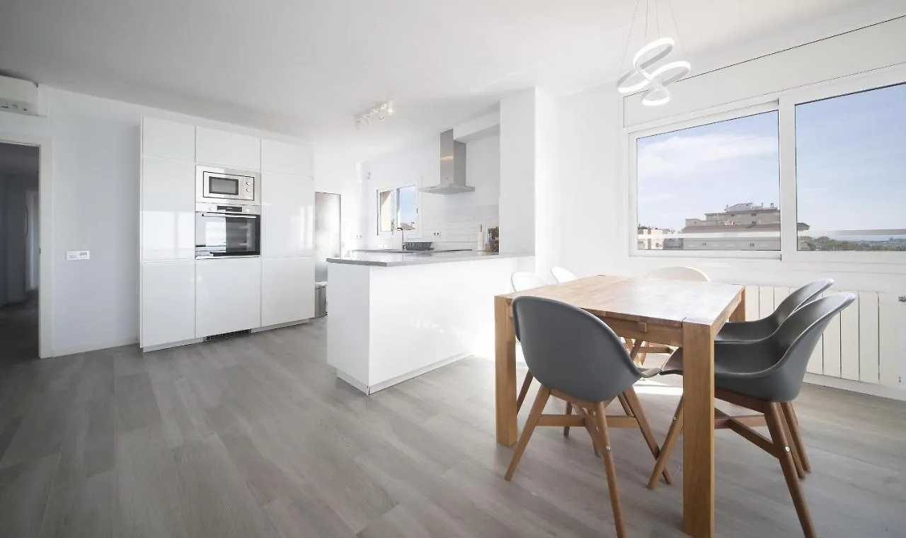 R143 Beachfront Apartment Dorianne Calafell