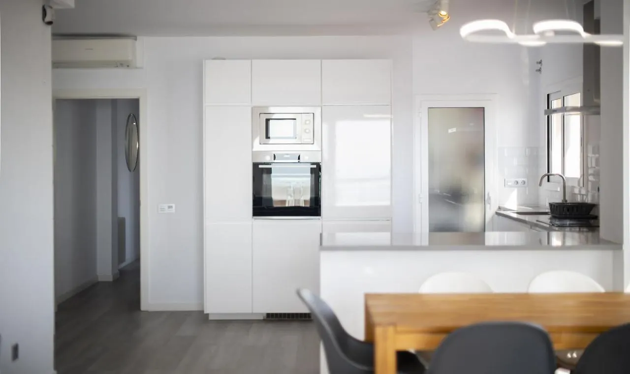 R143 Beachfront Apartment Dorianne Calafell 0*,