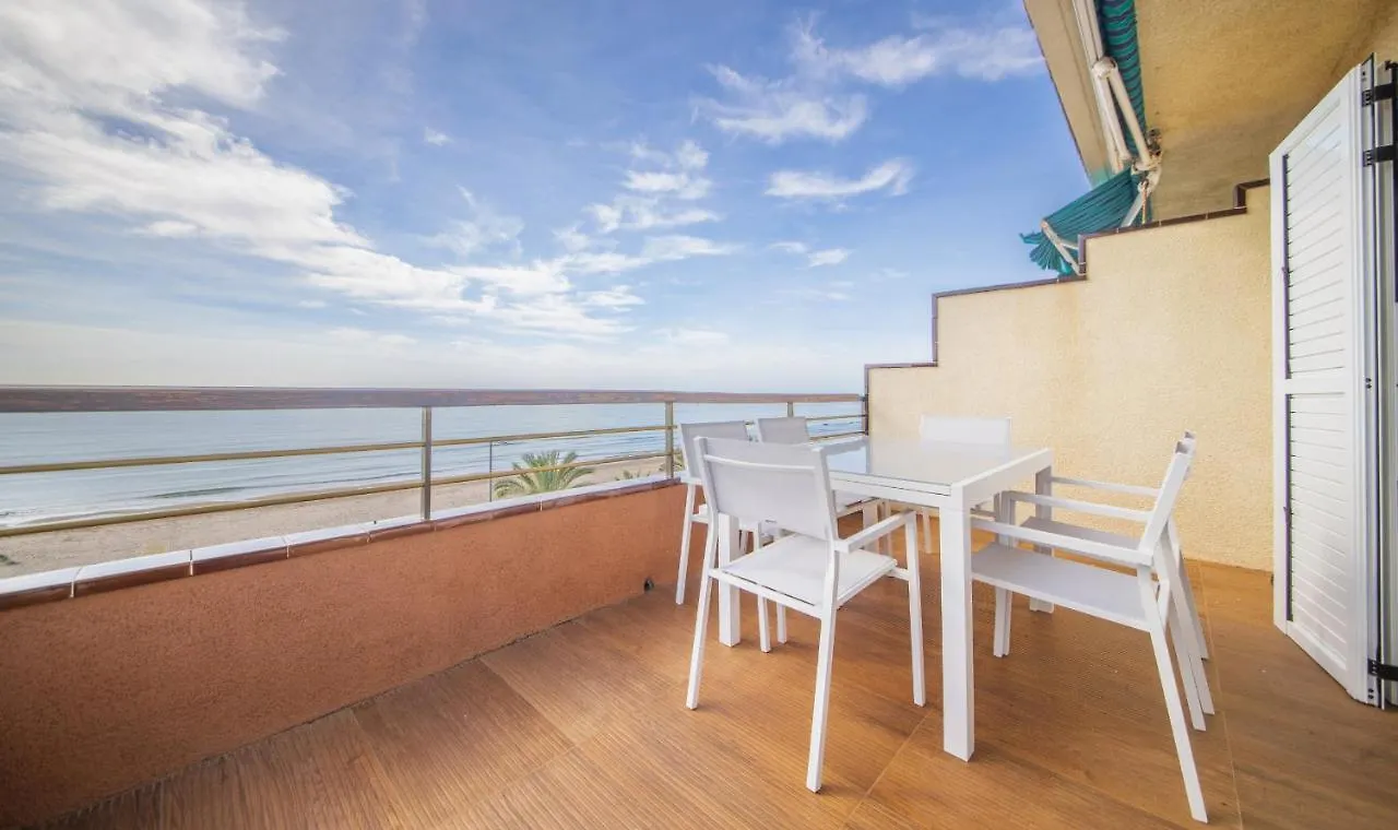 R143 Beachfront Apartment Dorianne Calafell Spain