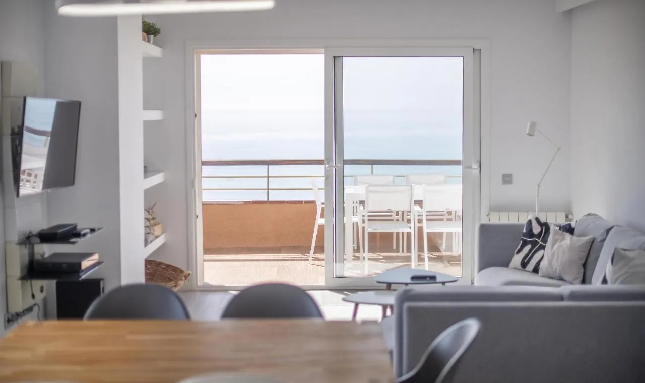 R143 Beachfront Apartment Dorianne Calafell