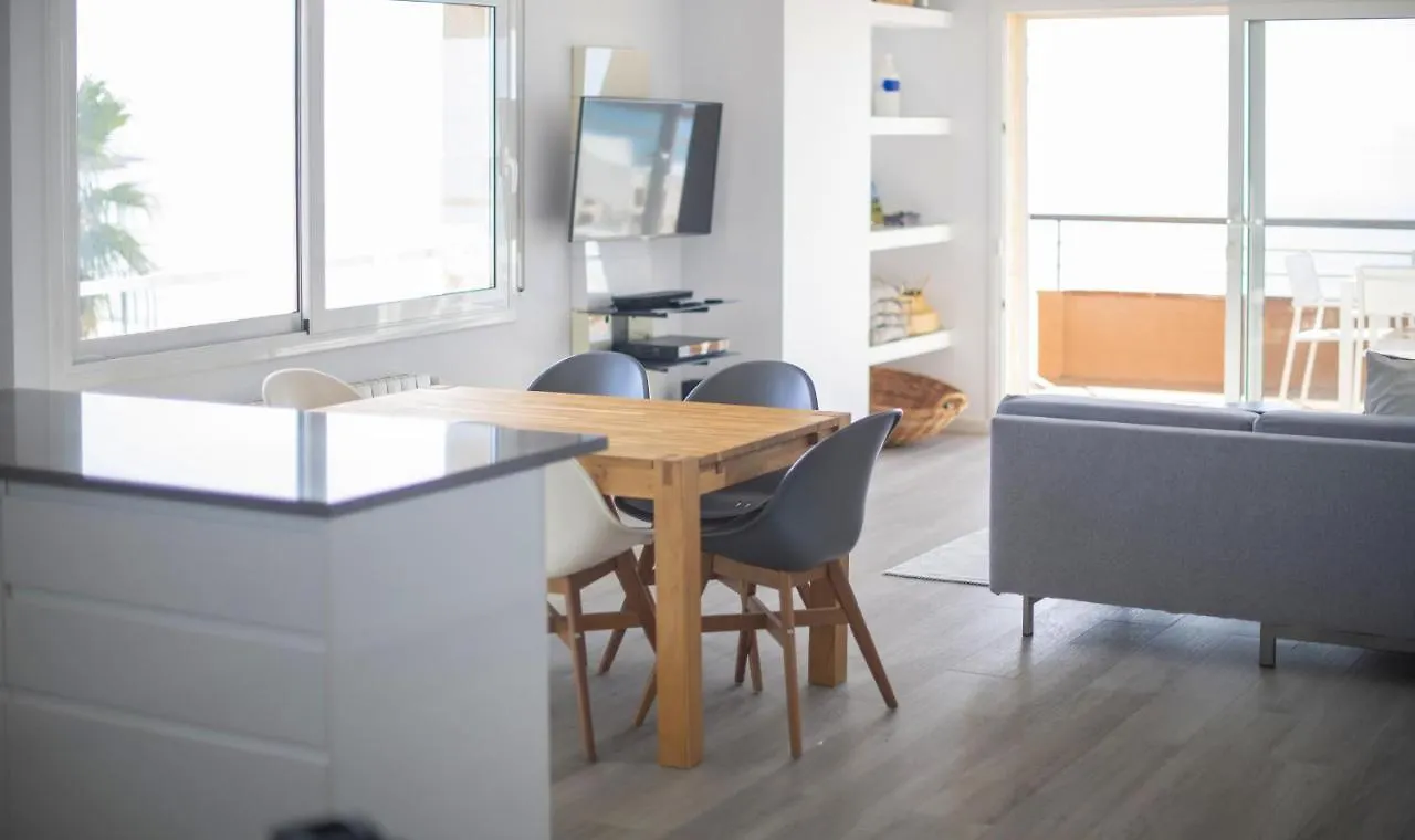 R143 Beachfront Apartment Dorianne Calafell 0*,  Spain