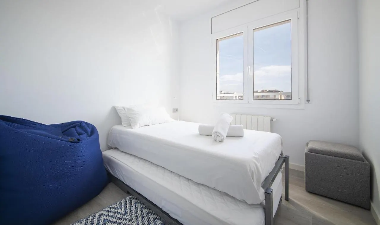 R143 Beachfront Apartment Dorianne Calafell
