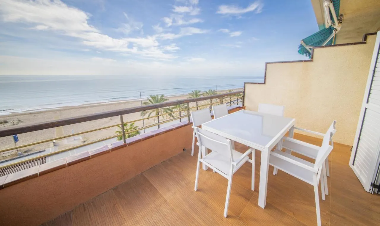R143 Beachfront Apartment Dorianne Calafell