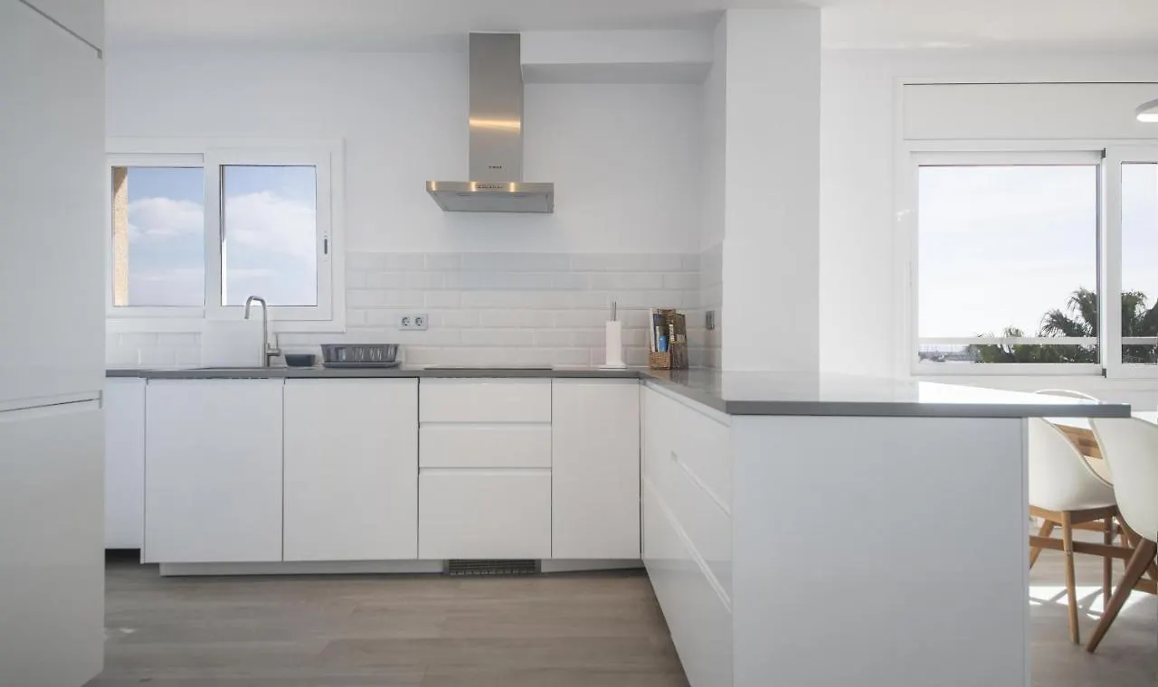 R143 Beachfront Apartment Dorianne Calafell 0*,  Spagna